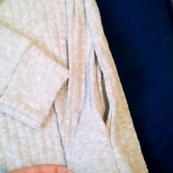 Sweater - Picture 6 of 6